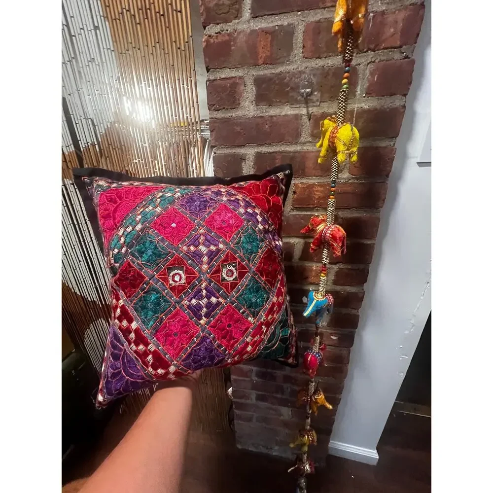 Artisan cover pillow